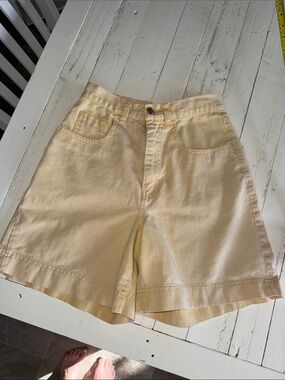 Vintage late 1980 90s Jean Shorts Hemmed SASSOON butter yellow High Waist 25”
